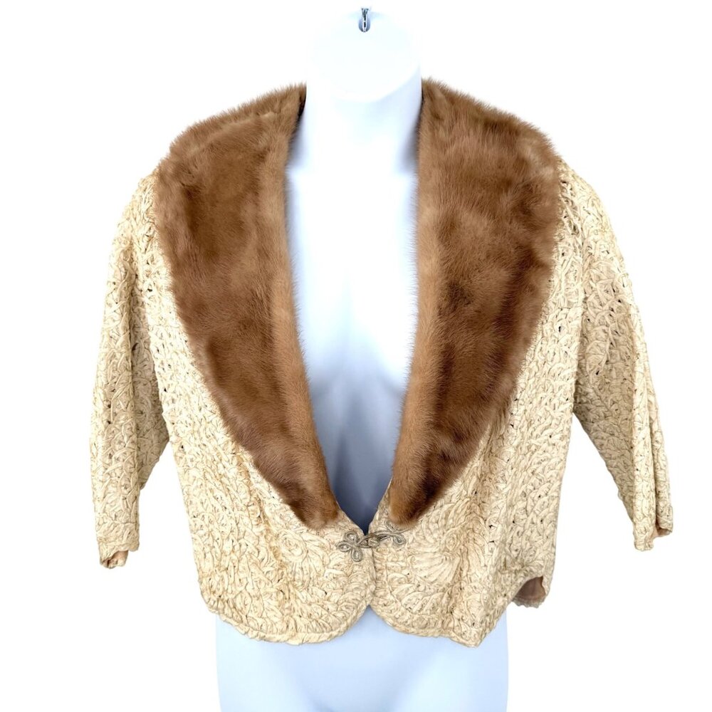 VINTAGE BEIGE FUR COLLAR IVORY FLORAL PATTERN RIBBON DESIGN 3/4 SLEEVE COAT - L